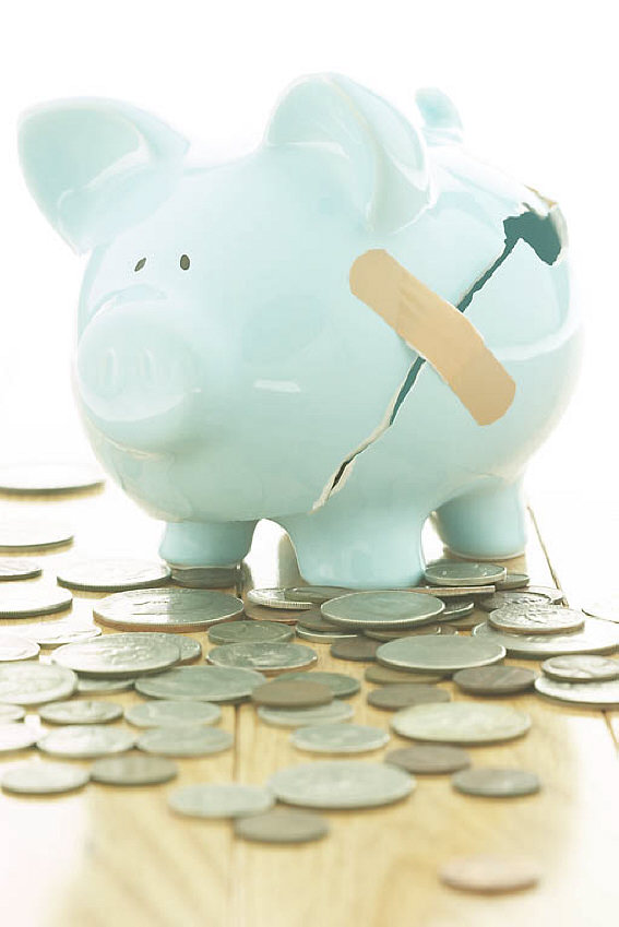 Das Firmensparschwein bleibt am Leben, wenn man sich um die Refinanzierung des neuen Hallendaches kü Das Firmensparschwein bleibt am Leben, wenn man sich um die Refinanzierung des neuen Hallendaches kü
