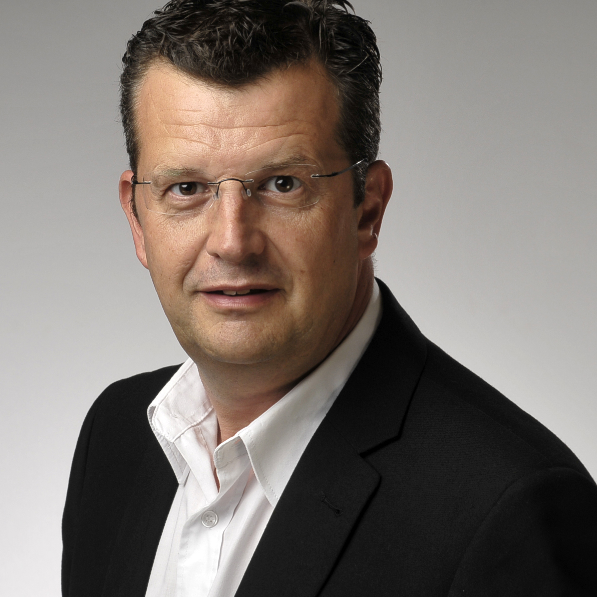 simon emann von den bergen simon emann von den bergen