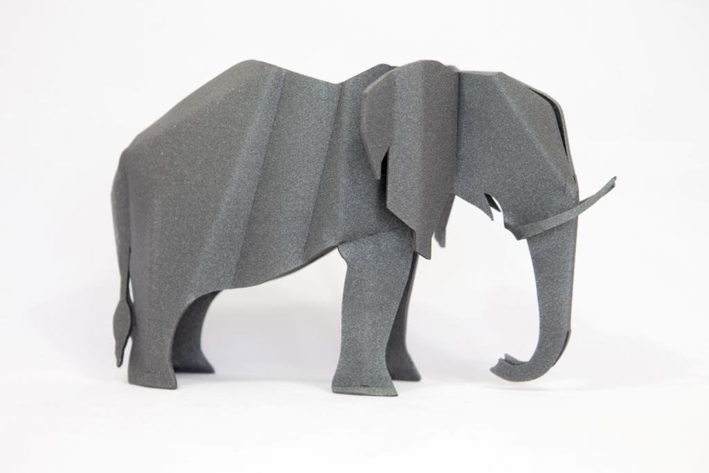Skulptur aus Blech?Elefant?, blechARTFoto: Nicole Gschwind Skulptur aus Blech?Elefant?, blechARTFoto: Nicole Gschwind