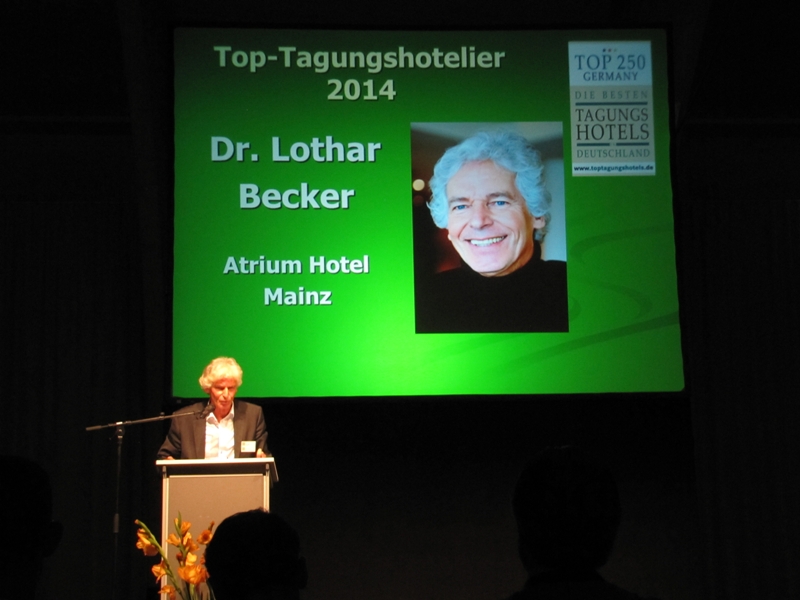 Dr. Lothar Becker ist Top-Tagungshotelier 2014 Dr. Lothar Becker ist Top-Tagungshotelier 2014
