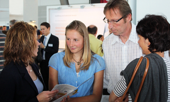 Auf der abi pure Nürnberg werden wiederüber 5000 Schüler, Eltern und Lehrer erwartet Auf der abi pure Nürnberg werden wiederüber 5000 Schüler, Eltern und Lehrer erwartet