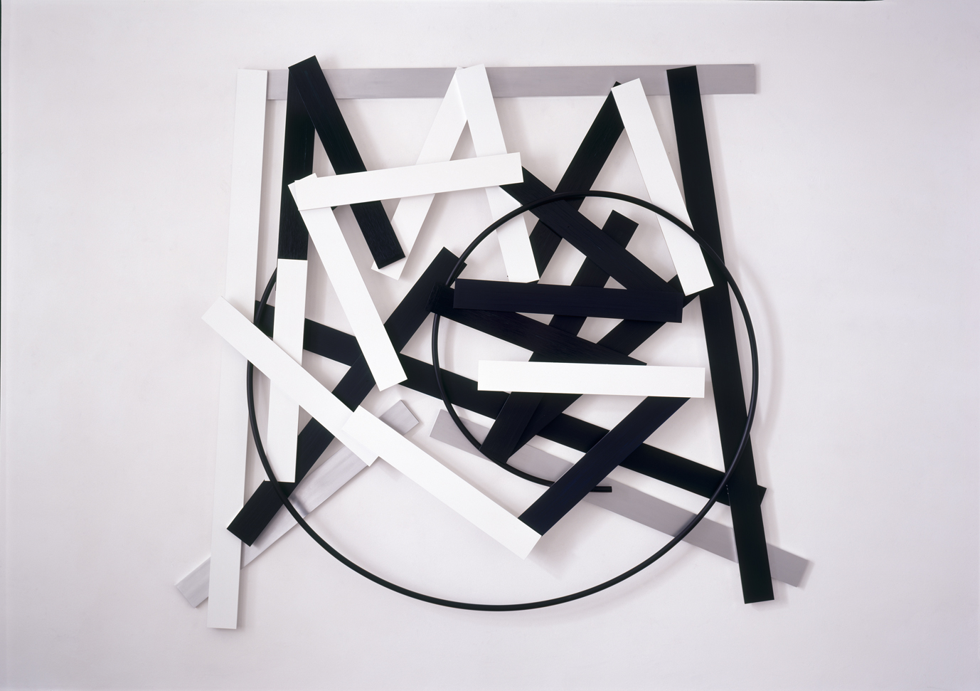 Cut-up 5, 2011, Acryl, Aluminium, PE-Rohr,232 x 257,3 x 13 cm, Sammlung Olga und Stella Knoebel. Cut-up 5, 2011, Acryl, Aluminium, PE-Rohr,232 x 257,3 x 13 cm, Sammlung Olga und Stella Knoebel.