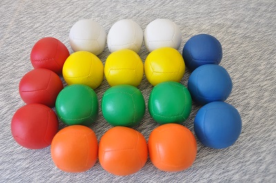 Verschiedene Jonglierballgrößen,´-farben und -formen bei ballkalkulator.fql.de Verschiedene Jonglierballgrößen,´-farben und -formen bei ballkalkulator.fql.de