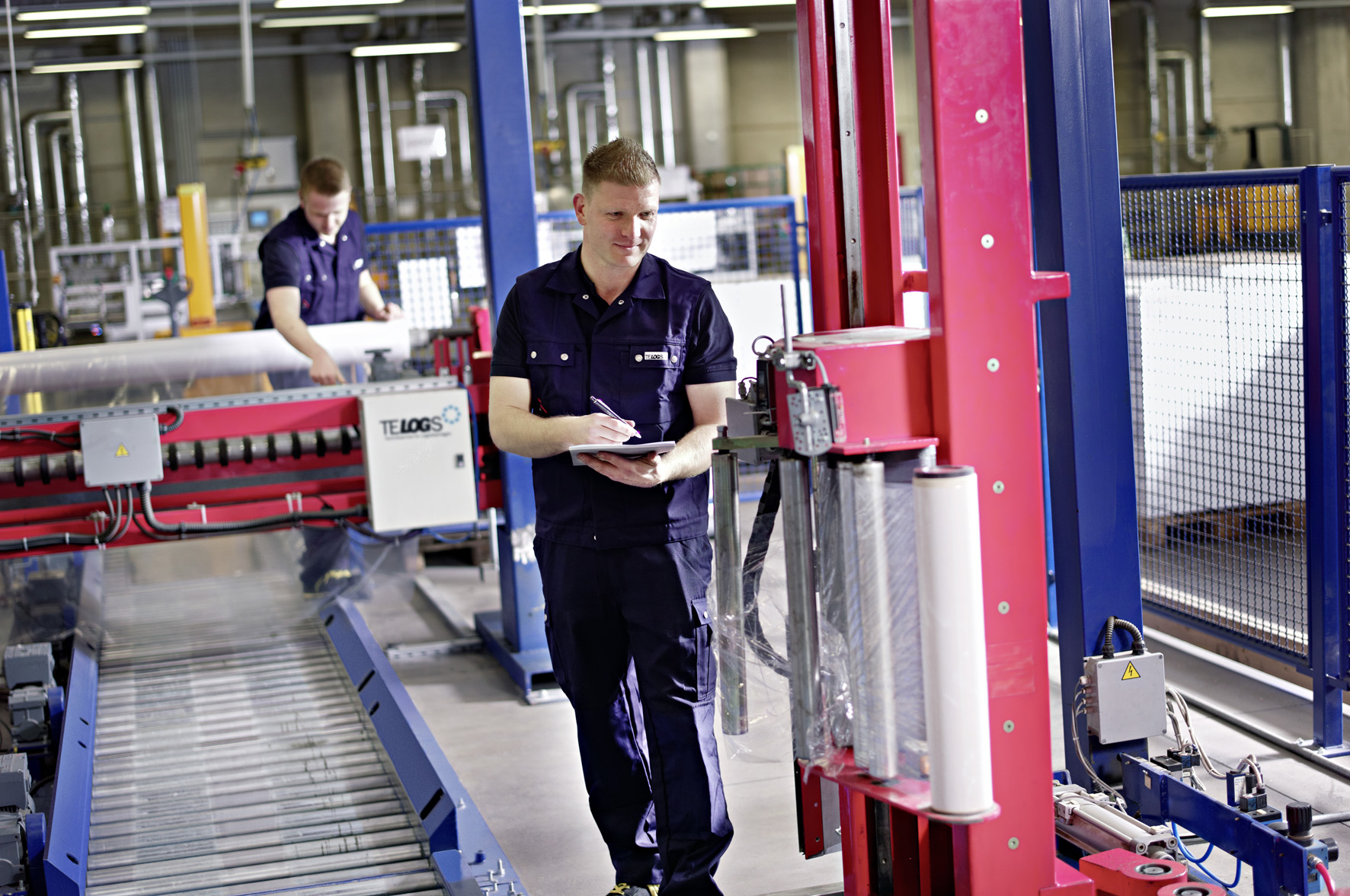 Servicetechniker bei der Anlagenprüfung