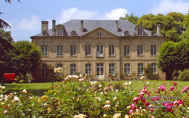 Chateau de Thouron des weltbekannten Pianisten Demusüber ASP zu kaufen Chateau de Thouron des weltbekannten Pianisten Demusüber ASP zu kaufen