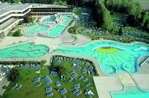 Die Beckenlandschaft des Johannesbads, eine der drei Bad Füssinger Thermen. Foto: KV Bad Füssing Die Beckenlandschaft des Johannesbads, eine der drei Bad Füssinger Thermen. Foto: KV Bad Füssing