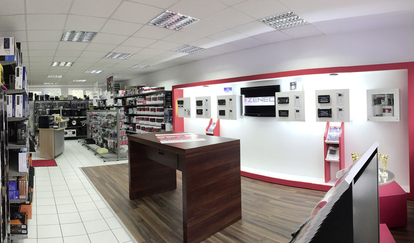 Zenec Store Pfaffenhofen: hochwertige Navigationssysteme im modern designten Shop