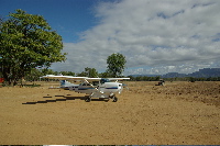 Anreise mit dem Charterflugzeug zur Ruckomechi Lodge