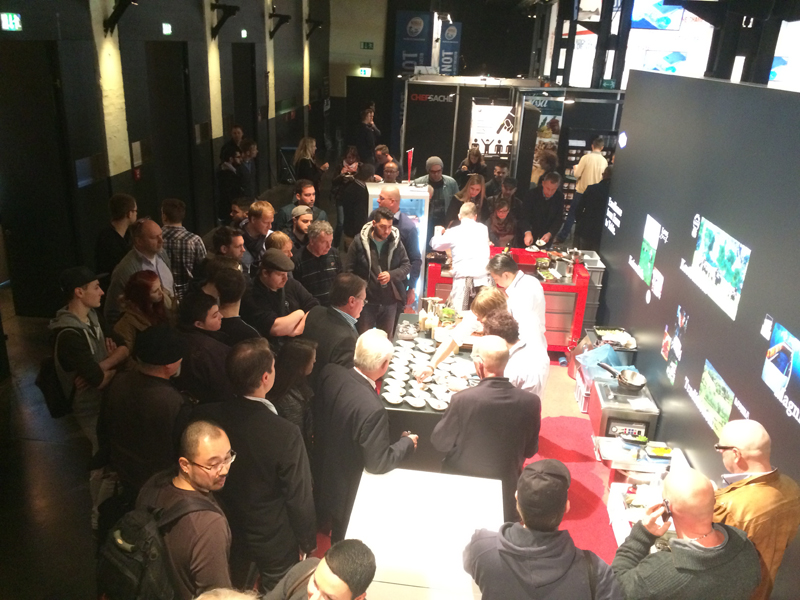 Besucheransturm am Albers Stand bei der Kobe Beef-Verkostung.