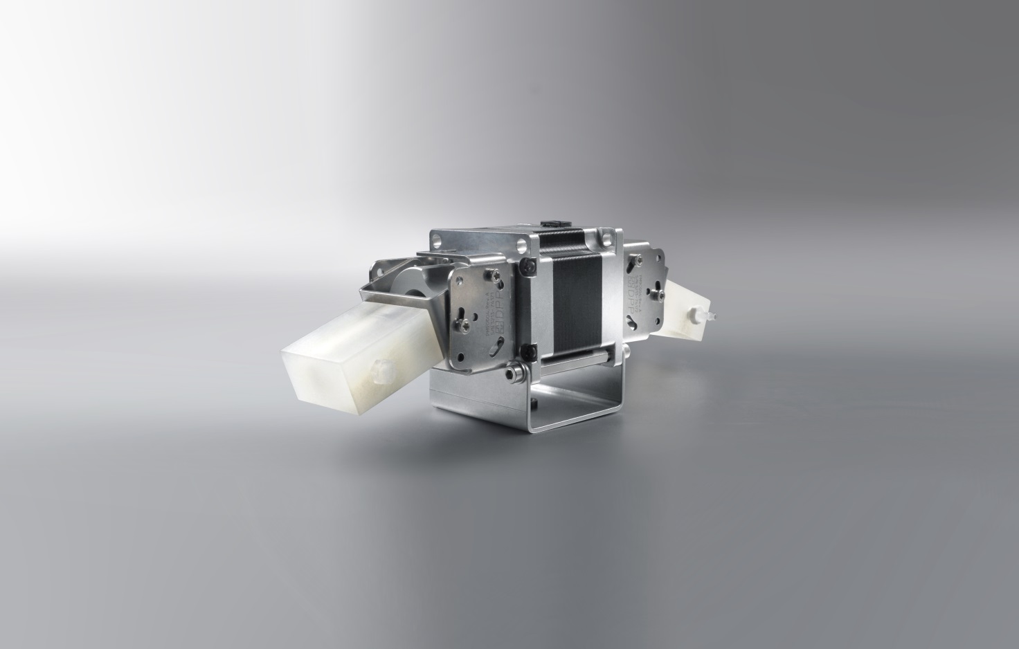 Doppelt wirkende Kolbenpumpe?Doppelwellenmotor und zwei Pumpenköpfe Doppelt wirkende Kolbenpumpe?Doppelwellenmotor und zwei Pumpenköpfe