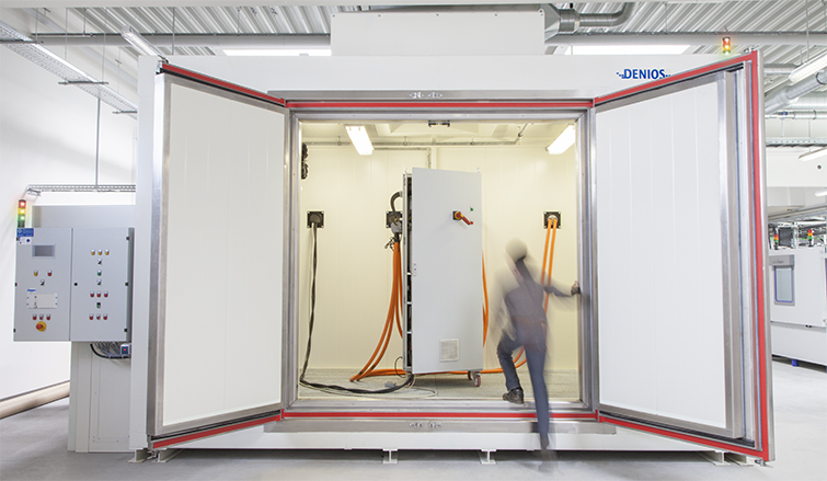 Li-Ionen Testkammer in einem Technik- Sicherheitsraum von DENIOS