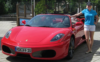 Ferrari selber fahren, aber mit richtigem Versicherungsschutz! Ferrari selber fahren, aber mit richtigem Versicherungsschutz!