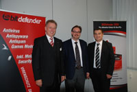 v.l. - Harald Philip, GF BitDefender ; Volker Lang, GF EBERTLANG Distribution; Lothar Symanofsky, Bi
