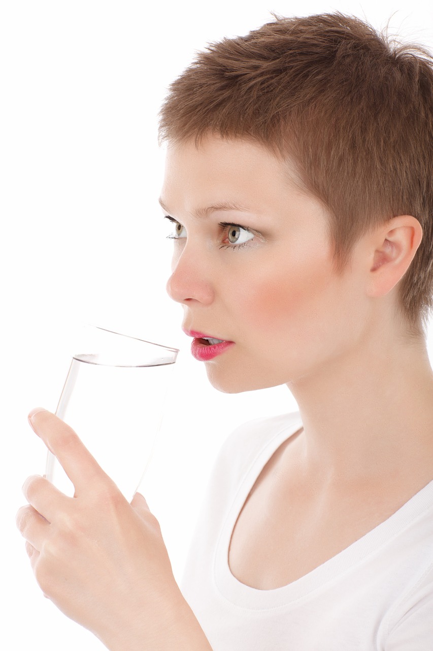Wasser trinken - Vorteile zu Medikamenten Wasser trinken - Vorteile zu Medikamenten