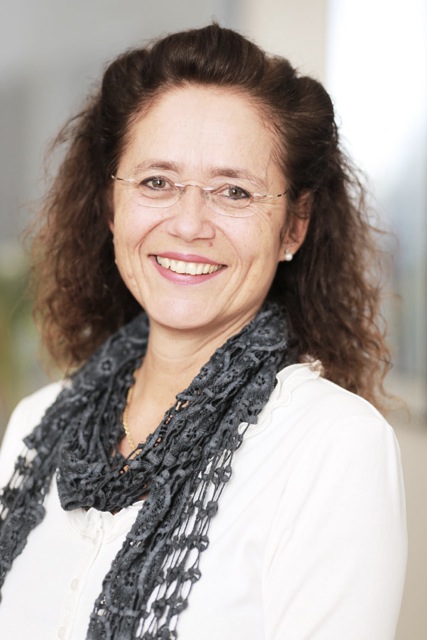 Simone Anliker, lic.iur., Coach, Mediatorin, zertifizierte GfK Trainerin nach M.Rosenberg und Living