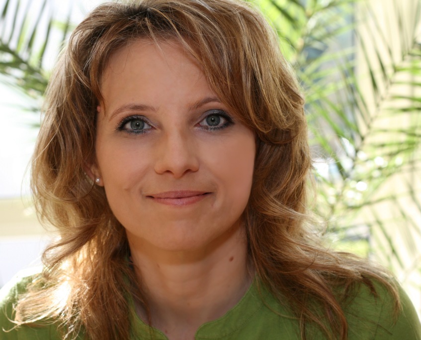 Pia Tischer freut sichüber jede Stimme beim Wettbewerb"Beste Online-Pressemitteilung 2014" Pia Tischer freut sichüber jede Stimme beim Wettbewerb"Beste Online-Pressemitteilung 2014"