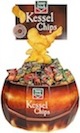 Das Display für die Kessel Chips der Marke funny-frisch lädt den Verbraucher zum Zugreifen ein. Das Display für die Kessel Chips der Marke funny-frisch lädt den Verbraucher zum Zugreifen ein.