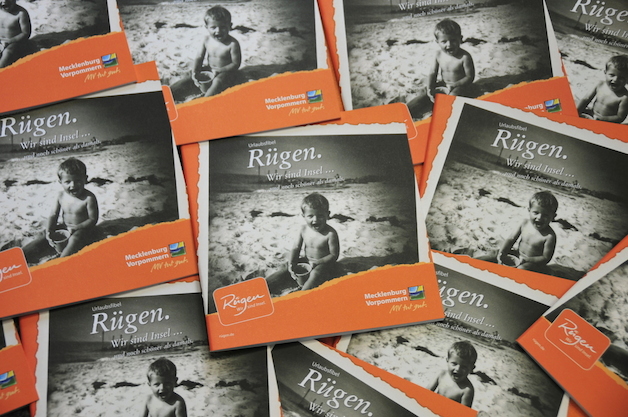 Die aktuelle Rügener Urlaubsfibel für 2015 mit Informationen und Reisetipps. Die aktuelle Rügener Urlaubsfibel für 2015 mit Informationen und Reisetipps.