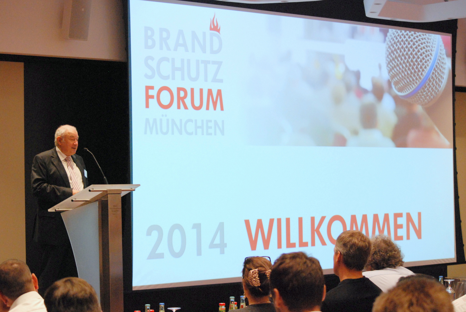 Dr. Günther Beckstein eröffnete das Brandschutz-Forum-München 2014