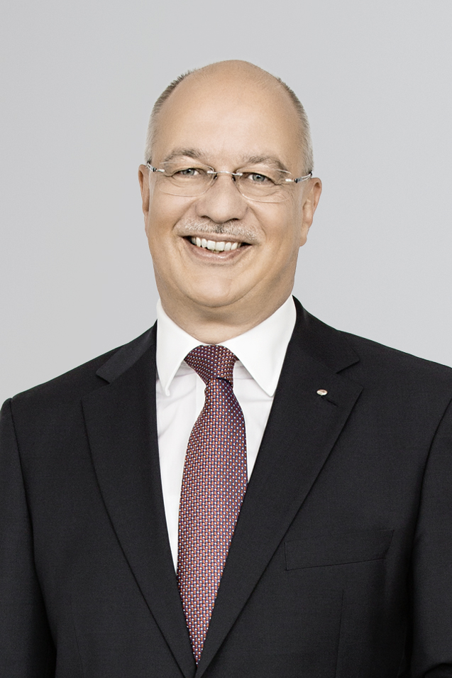 Vorsitzender des Wertgarantie Vorstands Thomas Schröder Vorsitzender des Wertgarantie Vorstands Thomas Schröder