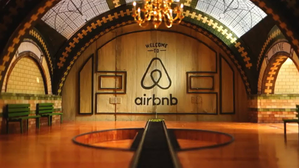 Willkommen bei Airbnb! Das Unternehmen stellt seine neue globale Video Kampagne vor. (Bild: Airbnb) Willkommen bei Airbnb! Das Unternehmen stellt seine neue globale Video Kampagne vor. (Bild: Airbnb)