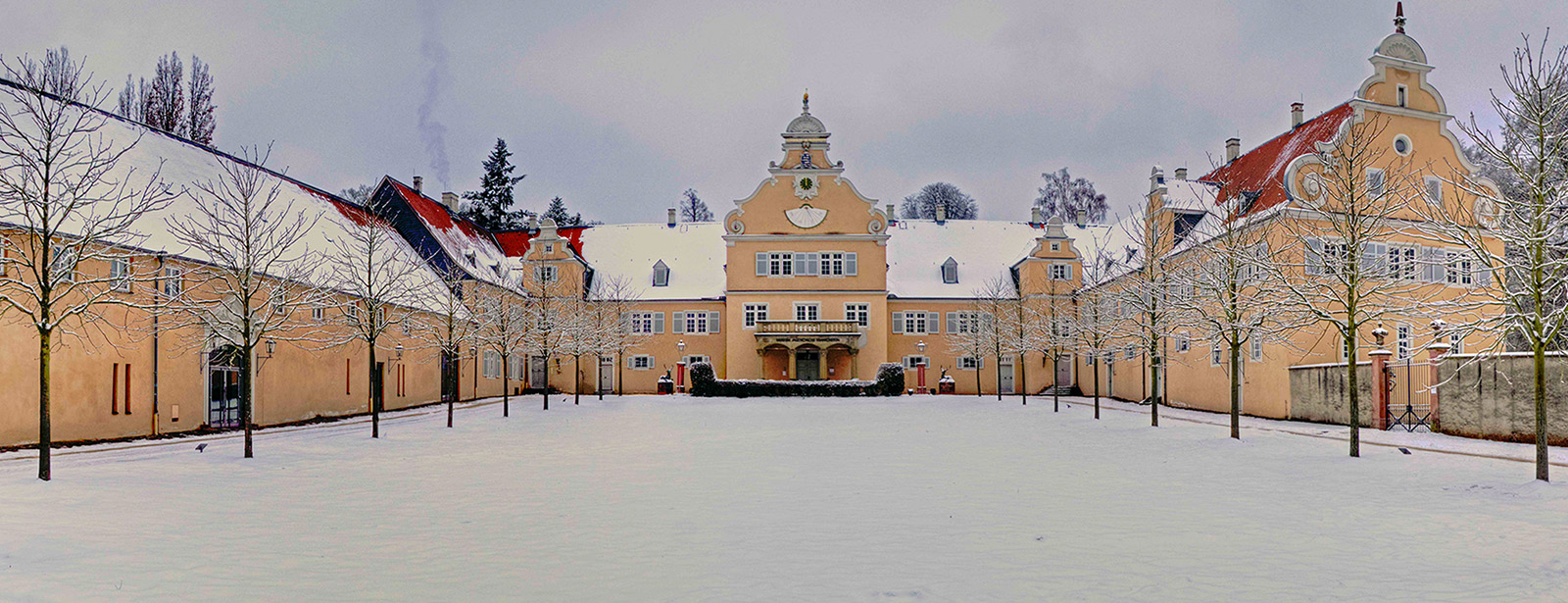 Jagdschloss im Winterkleid (Bildquelle: Stiftung Hessischer Jägerhof)