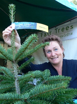 Fair-Trees®-Weihnachts-bäume sind mit speziellen Etiketten gekennzeichnet.Marianne Bols, Gründerin Fair-Trees®-Weihnachts-bäume sind mit speziellen Etiketten gekennzeichnet.Marianne Bols, Gründerin
