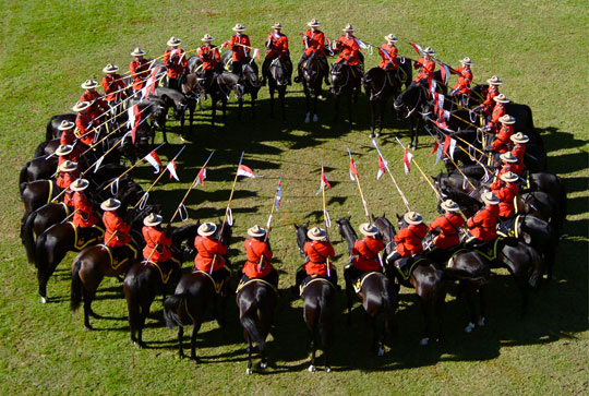 RCMP Musical Ride (Bildquelle: Royal Canadian Mounted Police) RCMP Musical Ride (Bildquelle: Royal Canadian Mounted Police)