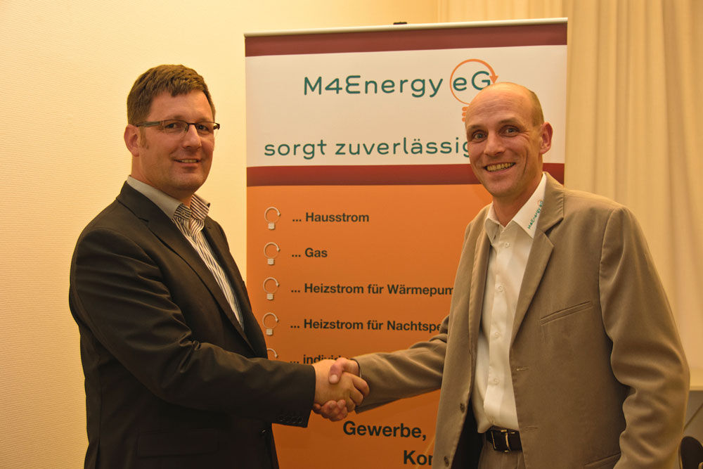 Maik Junker (re.i.B.), M4Energy eG und Andrik Krüger (li.i.B.), PSW GmbH freuen sich auf die weitere