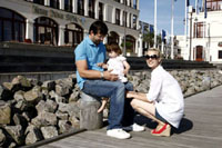 Franziska Knuppe mit Familie in der Yachthafenresidenz Hohe Düne Franziska Knuppe mit Familie in der Yachthafenresidenz Hohe Düne