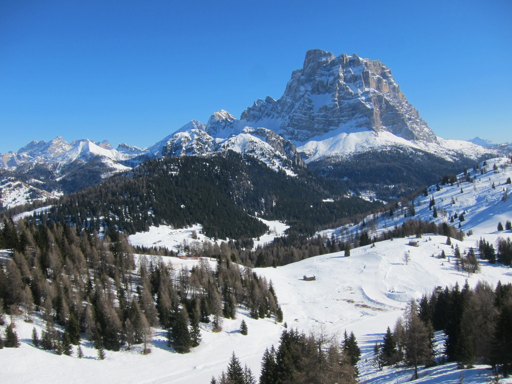 Skifahren in der verschneiten Landschaft der Dolomiten? Hotel Schgaguler