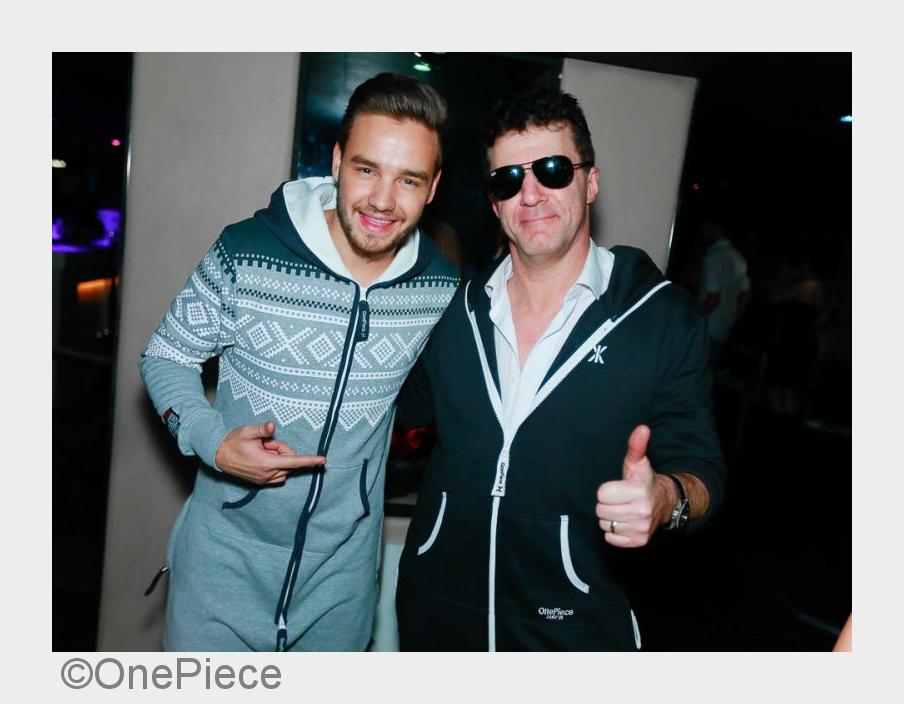 Liam Payne im Onesie (Bildquelle: OnePiece)