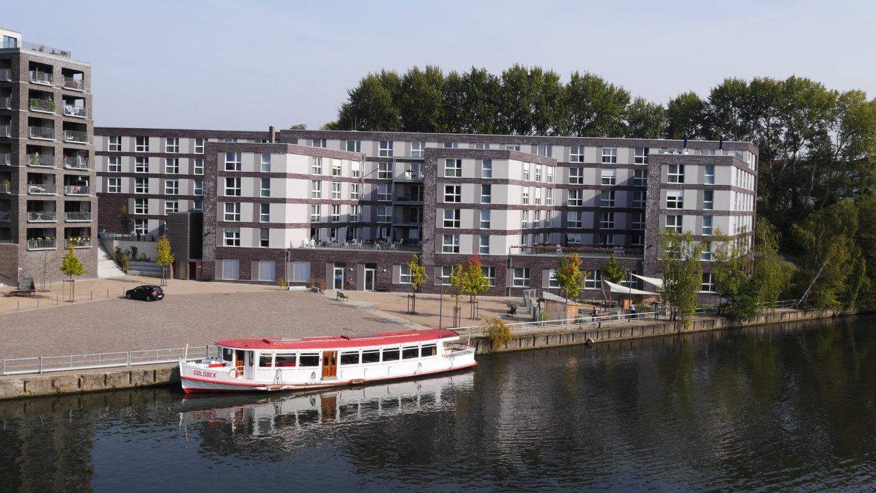 www.seniorenzentrum-osterbekkanal.de www.seniorenzentrum-osterbekkanal.de