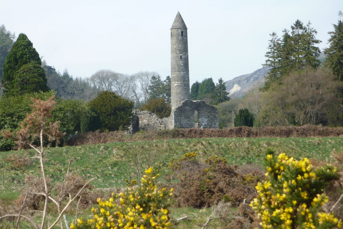 Irlands Südosten: Die Klosteranlage Glendalough in den Wicklow Mountains Irlands Südosten: Die Klosteranlage Glendalough in den Wicklow Mountains