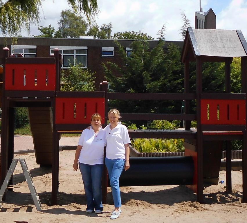 Die kontech-Mitarbeiterinnen Bärbel Schalewa (rechts) und Elisabeth Windmeier in Garbsen