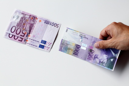 Parität zwischen CHF unf EUR nach Aufhebung des Mindestkurses durch die SNB. Parität zwischen CHF unf EUR nach Aufhebung des Mindestkurses durch die SNB.