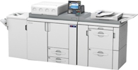 Die neue Pro C900s ergänzt Ricohs leistungsstarke Modellreihe für den Farbproduktionsdruck. 