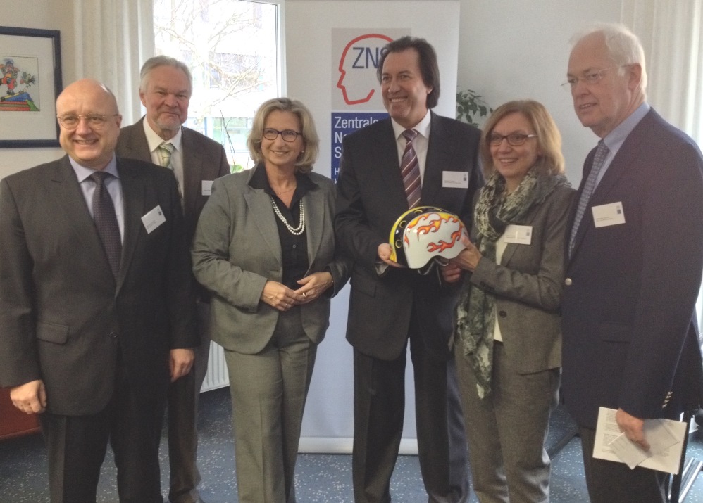 Wilfried Thünker (3. von rechts) beim Neujahrsempfang der ZNS - Hannelore Kohl Stiftung. Wilfried Thünker (3. von rechts) beim Neujahrsempfang der ZNS - Hannelore Kohl Stiftung.