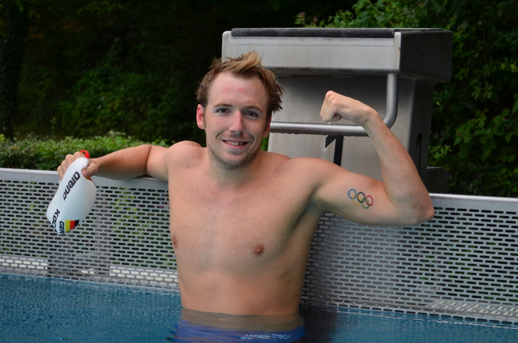 Brustschwimmer Marco Koch trägt sein Ziel auf dem Arm Brustschwimmer Marco Koch trägt sein Ziel auf dem Arm