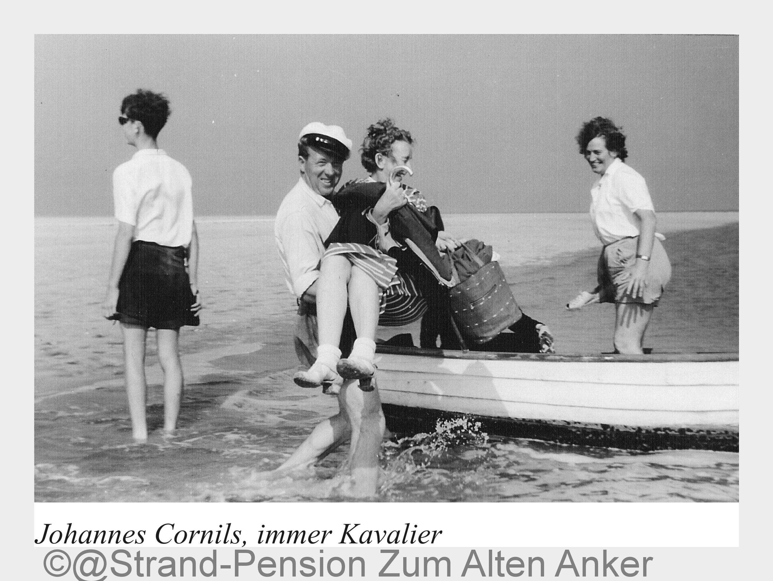 Johannes Cornils unterwegs mit Pensionsgästen (Bildquelle: @Strand-Pension Zum Alten Anker) Johannes Cornils unterwegs mit Pensionsgästen (Bildquelle: @Strand-Pension Zum Alten Anker)