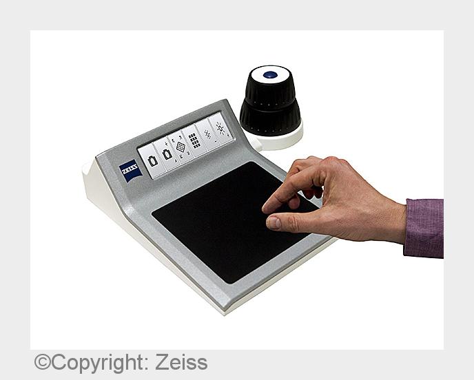 Kundenspezifische Geräteentwicklung für ein Digitalmikroskop (Bildquelle: Copyright: Zeiss) Kundenspezifische Geräteentwicklung für ein Digitalmikroskop (Bildquelle: Copyright: Zeiss)