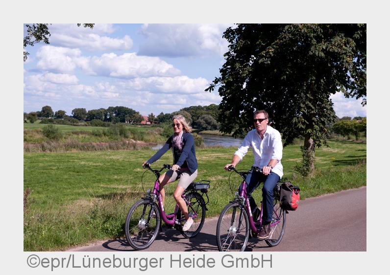Der Premium-Radweg entlang der Aller ist die perfekte Route für Radfahrer jeden Alters. (Bildquelle: