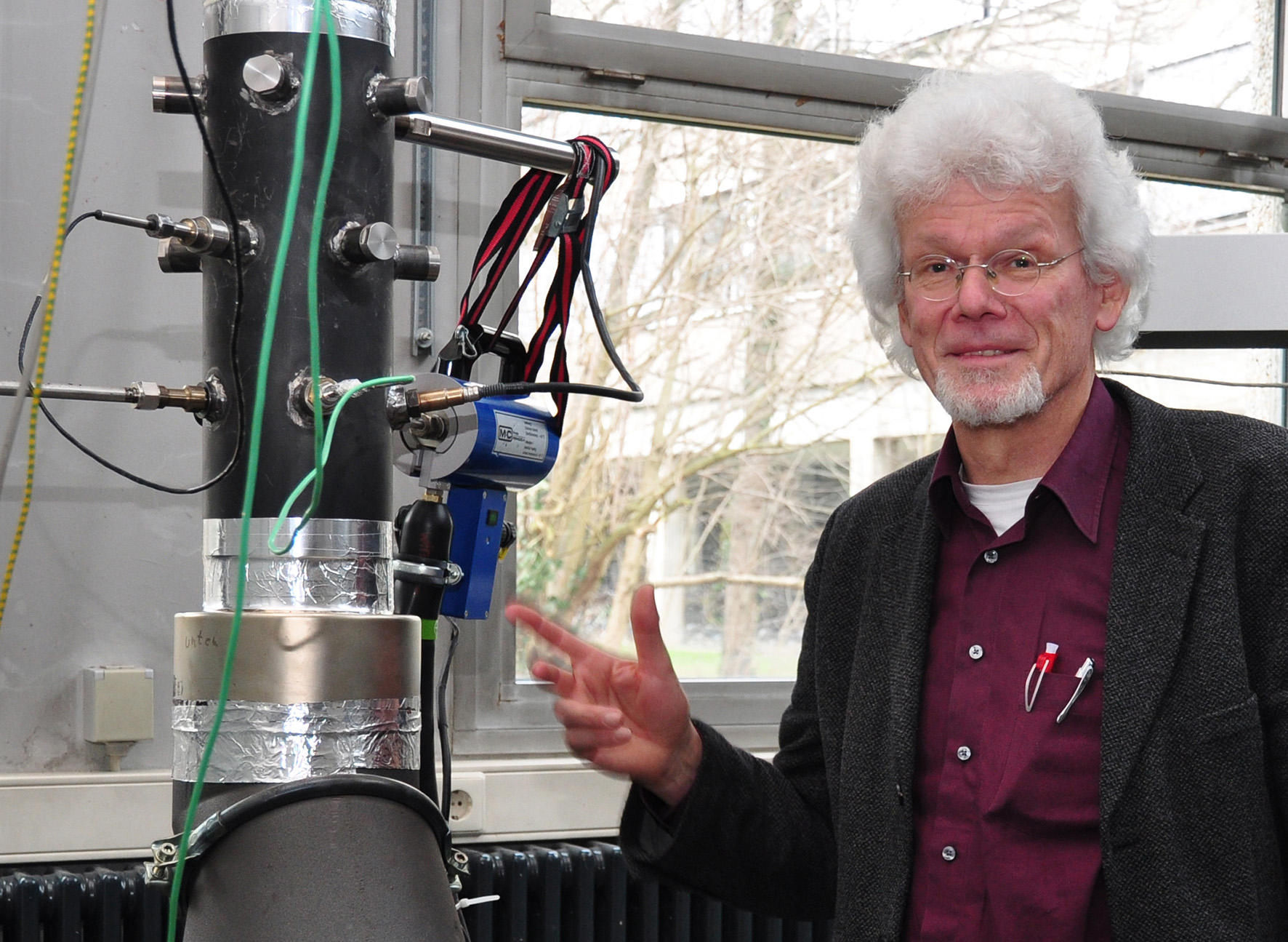 Prof. Dr. Heinz Kohler (Hochschule Karlsruhe) hat ein Verbrennungsluft-Regelungssystem entwickelt.