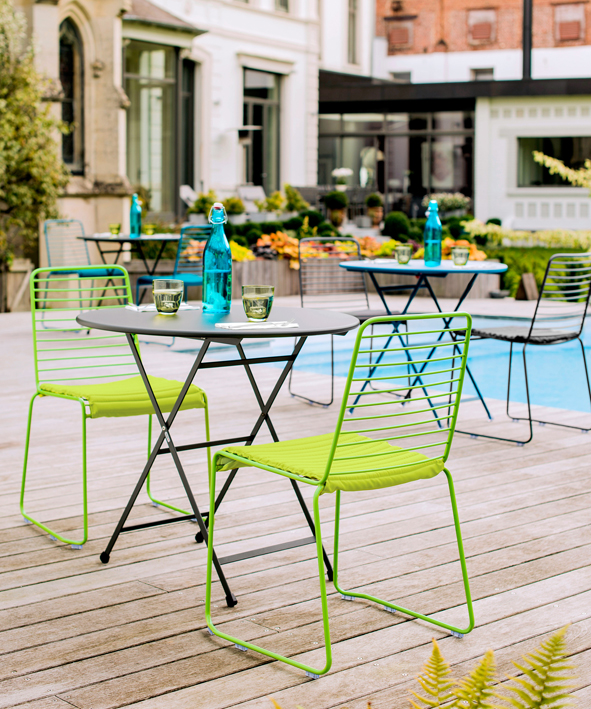 Bunt und fröhlich lädt DISTRICT mit seinem außergewöhnlichen Style in die Outdoor-Lounge und auf die
