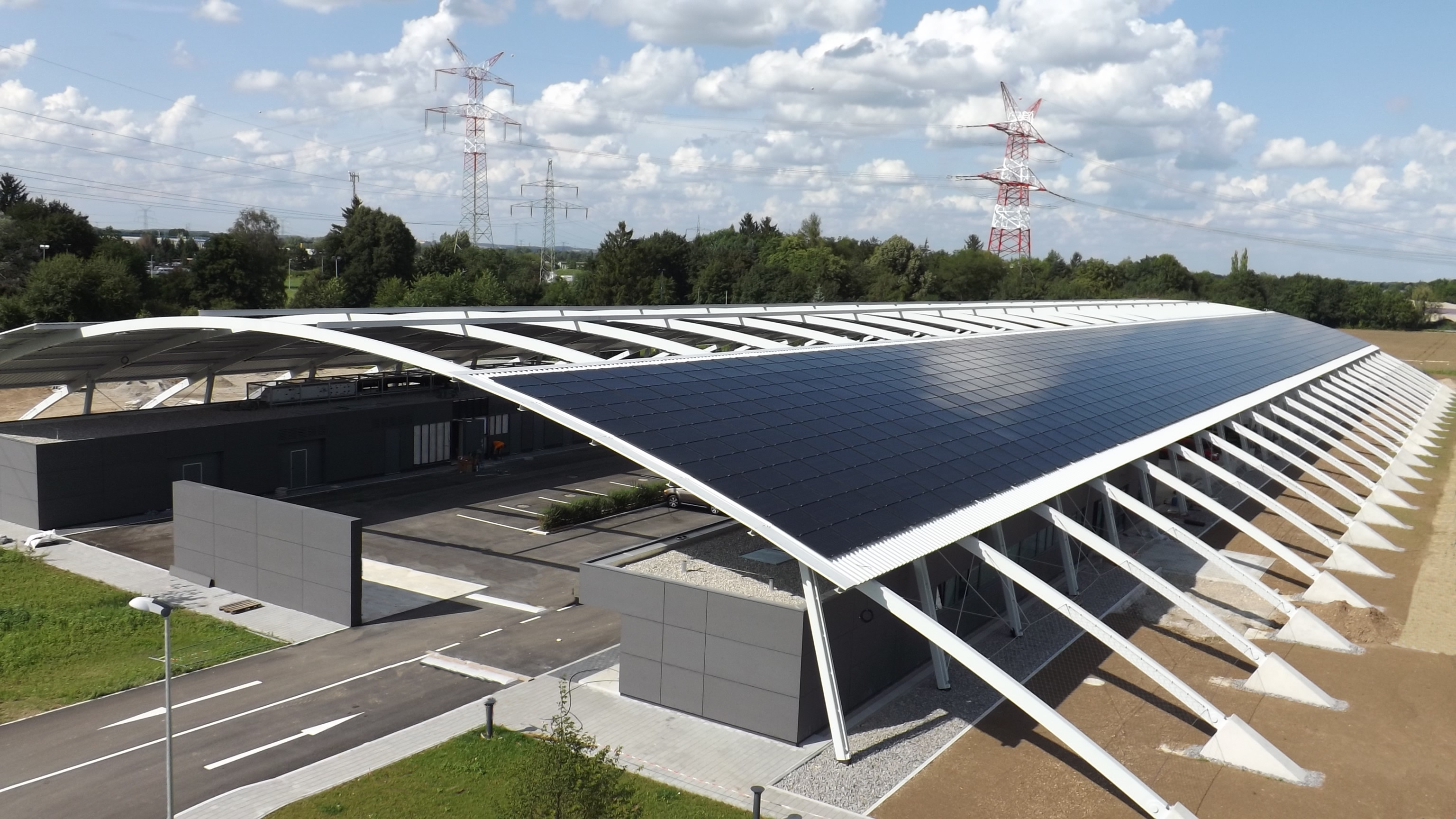 HSS High Service Solution realisiert Photovoltaik Großprojekt im Raum München