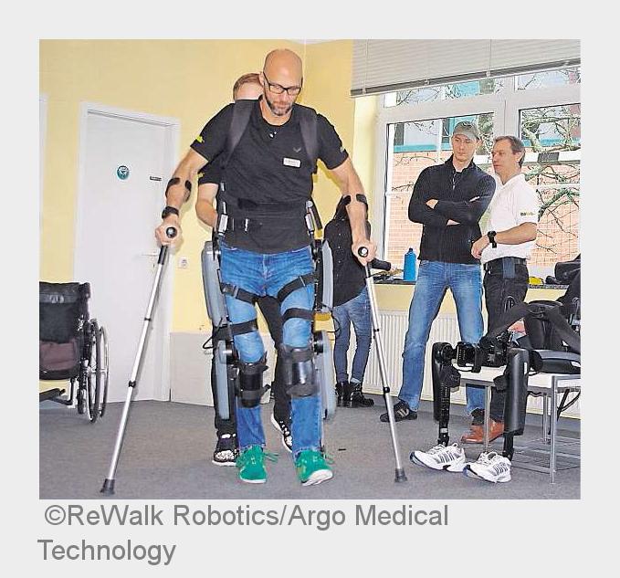 Olaf Schepp beim Training mit dem ReWalk-System (Bildquelle: ReWalk Robotics/Argo Medical Technology