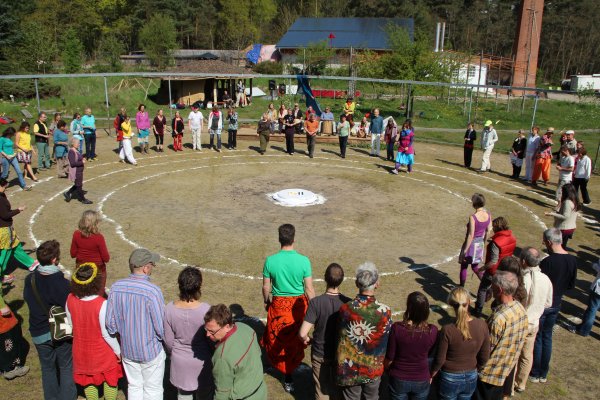 Osterritual im ZEGG Osterritual im ZEGG
