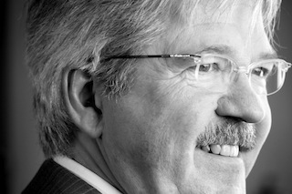 Nur Menschen?mit Vergangenheit?sind gute Fu?hrer in die Zukunft (Henry Kissinger)