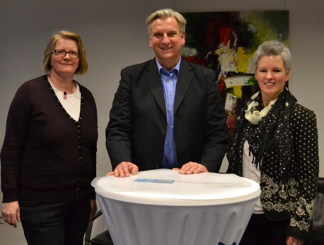 Arndt Schäfer mit Antje Brück und Meike Waltener, das Team der ascem Arndt Schäfer mit Antje Brück und Meike Waltener, das Team der ascem