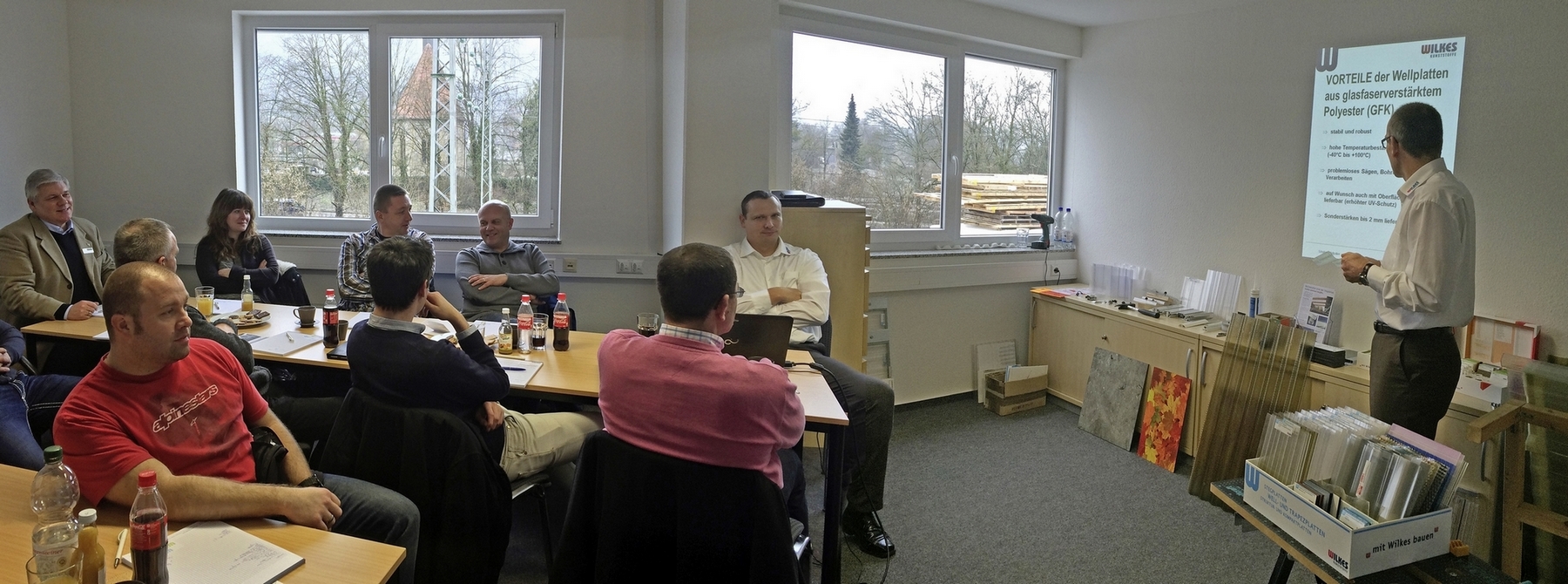 Informationen praktisch präsentiert: Wilkes Steg- und Wellplattenschulung in Gundelsheim. (Foto: Wil Informationen praktisch präsentiert: Wilkes Steg- und Wellplattenschulung in Gundelsheim. (Foto: Wil